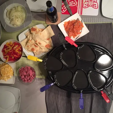 Pizza-Raclette, süßes Raclette: Der Klassiker zu Silvester mal anders