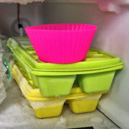 Muffins leichter aus der Form lösen: Form vorher ins Eisfach