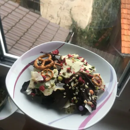 Bruchschokolade und Lunas Limetten-Basilikum-Sirup