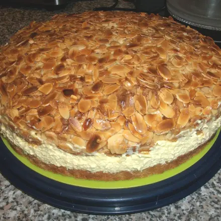 Bienenstich mit Biskuitteig