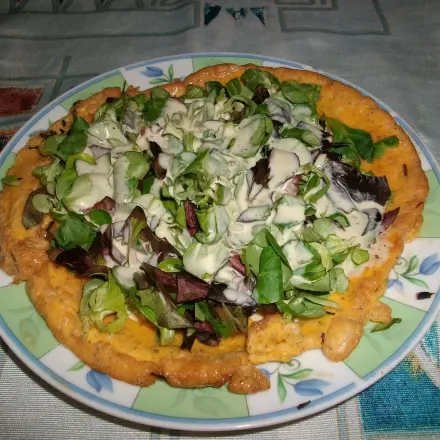 Eieromelette mit Salat-Topping