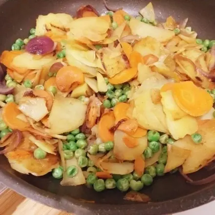 Vegetarische Gemüsepfanne - einfach, sättigend & lecker