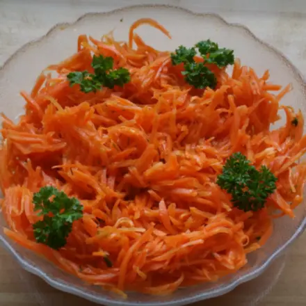 Eingefrorener Karottensalat, wie frisch gemacht