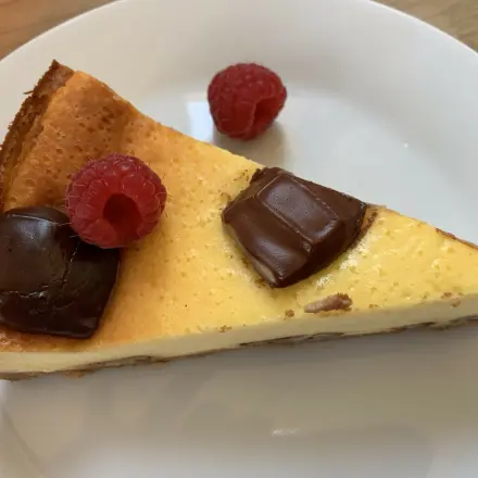 Käsekuchen mit Keksboden und Kinderriegel