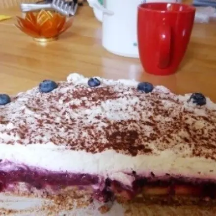 Himmlische fruchtige Low-Carb-Torte