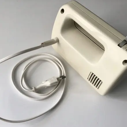 Verdrehte Elektrogerätekabel dauerhaft entwirren