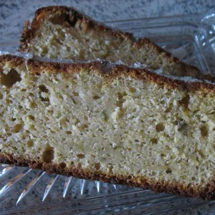 Saftiger Zucchini-Zitronen-Kuchen