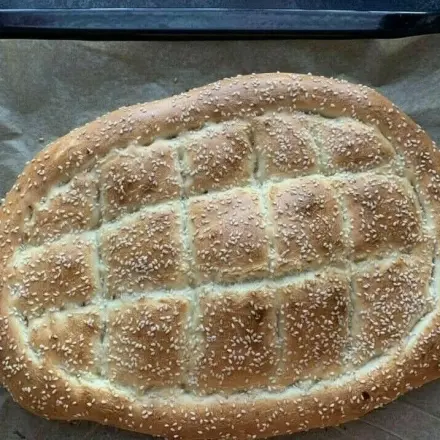Türkisches Fladenbrot mit Sesam