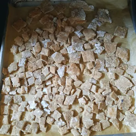 Hundekekse: Bananenchips selber backen