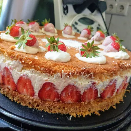 Erdbeer-Käse-Sahnetorte