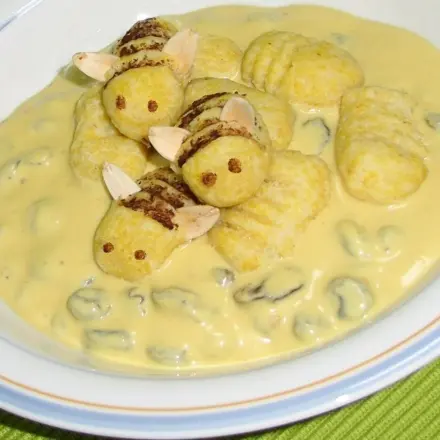 Kartoffel-Grieß-Gnocchi mit Blütenpollen-Quarkspeise