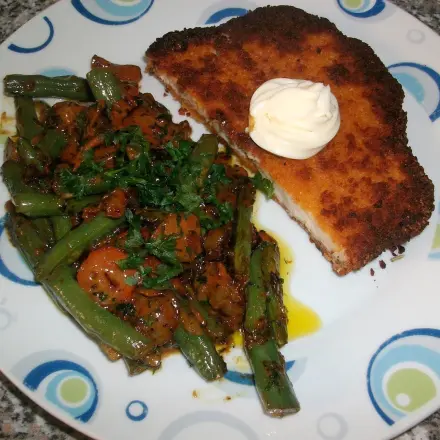 Paniertes Schnitzel mit Karotten & Bohnen