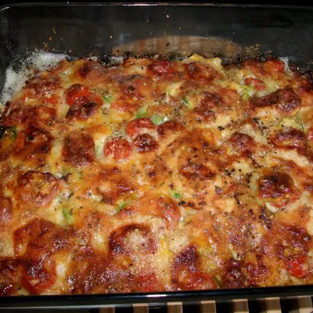 Maultaschen-Avocado-Auflauf mit Cocktailtomaten & Kochbananen