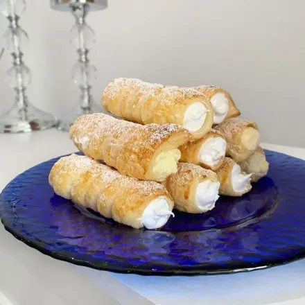 Schaumrollen mit italienischem Eischnee