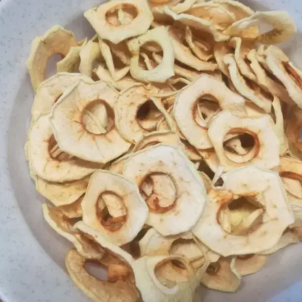 Getrocknete Apfelringe vom Klarapfel
