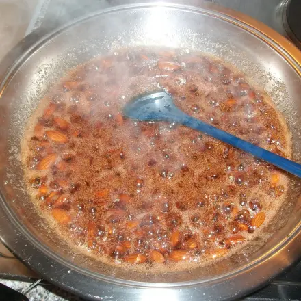 Gebrannte Mandeln oder Nüsse ganz einfach selbst gemacht