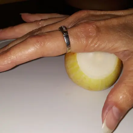 Zwiebeln schälen leicht gemacht