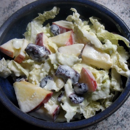 Chinakohl-Salat mit Apfel und Cranberrys