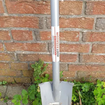 Pflanzen & Büsche leichter ausgraben mit speziellem Spaten