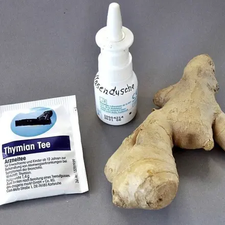 Nasenspray & Ingwer-Thymian-Tee - Soforthilfe bei Schnupfen