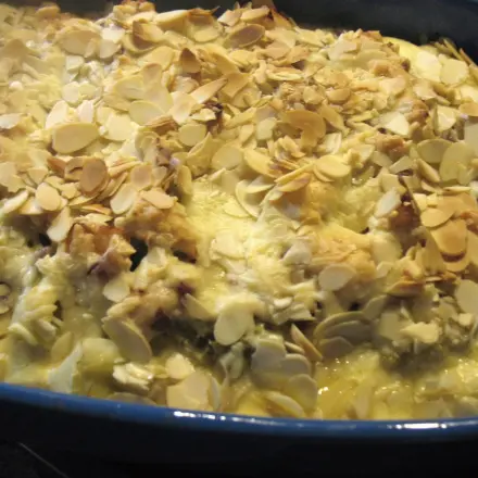 Sahniges Brokkoli-Kartoffel-Gratin mit Hähnchenbrust