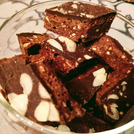 Weihnachtliche Mandel-Brownies
