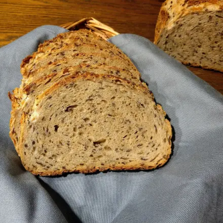 Neujahrsbrot - Dinkelbrot mit verschiedenen Körnern