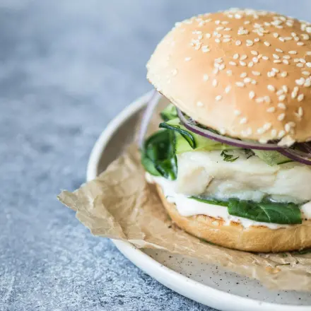 Fisch im weichen Burgerbrötchen