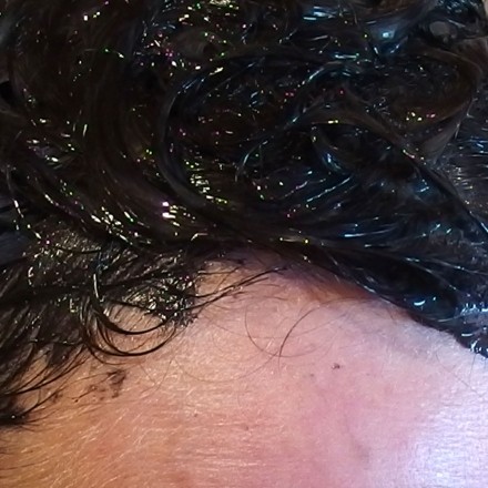 Mit Hautcreme gegen Ränder nach dem Haare färben