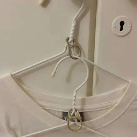 Platz im Kleiderschrank optimal nutzen