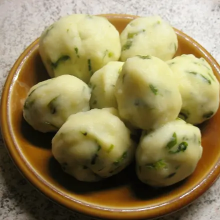 Kartoffel-Bärlauch-Knödel (Resteverwertung)