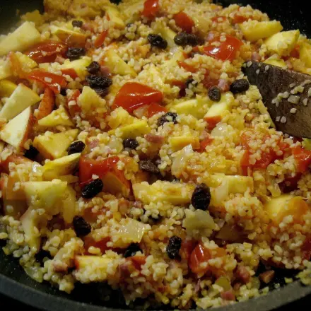 Bulgur-Tomaten-Pfanne mit Schinken
