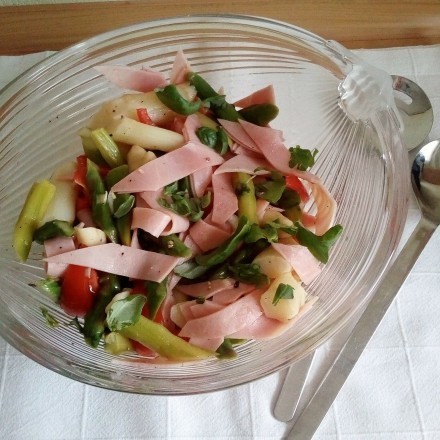 Spargel-Salat mit Schinken