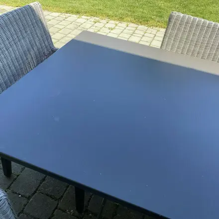 10 Jahre alter Gartentisch aus Metall fast wie neu