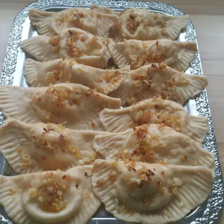 Piroggen mit Kartoffel-Zwiebel-Quark-Füllung