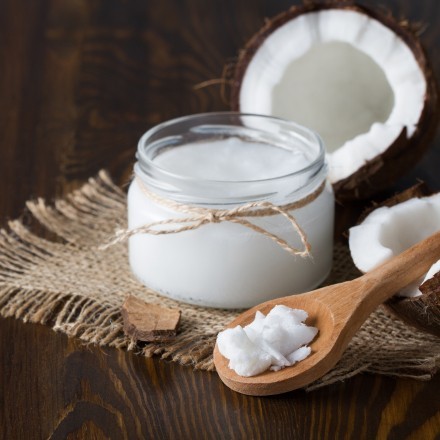Kokosöl: Hausmittel für Haut, Haare und in der Küche