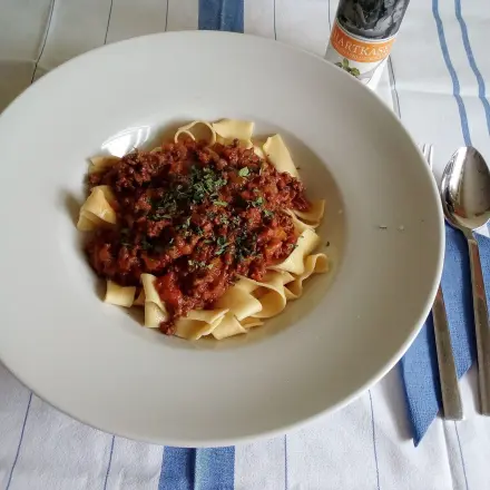 Echtes Ragù Bolognese mit Tagliatelle