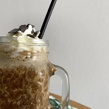 Bananen-Nicecream Frappuccino selber machen