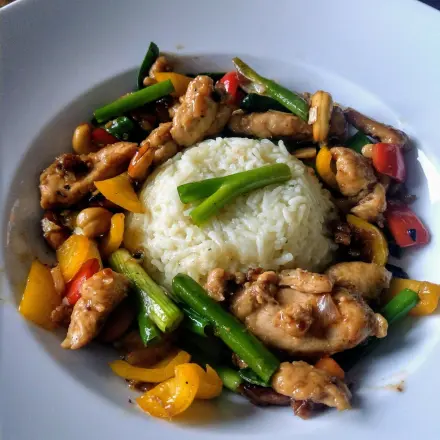 Asiatisches Hühnchen mit Cashewkernen