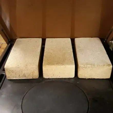 Holzofen-Wärme länger speichern