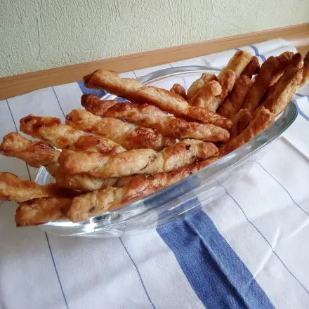 Pikante Blätterteig-Sticks
