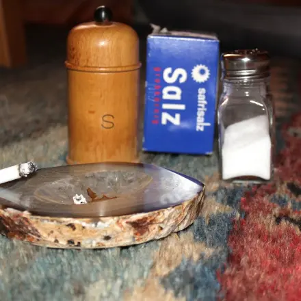 Salz gegen Brandlöcher im Teppich