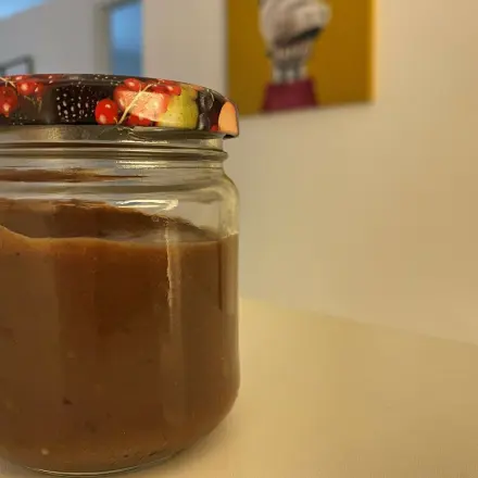 Zuckerfreier Schokoaufstrich aus Datteln