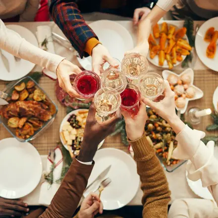 Freunde zum Abendessen einladen: So wirst du ein guter Gastgeber