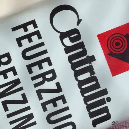 Feuerzeugbenzin gegen Fett- oder Ölflecken