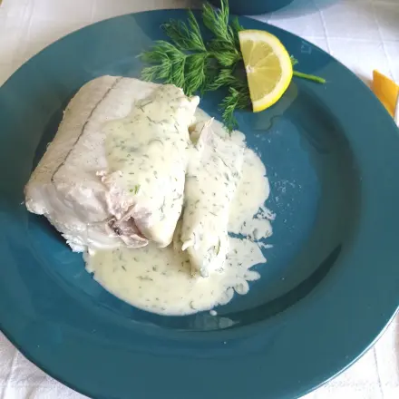 Gedünsteter Schellfisch mit Kräuter-Béchamel