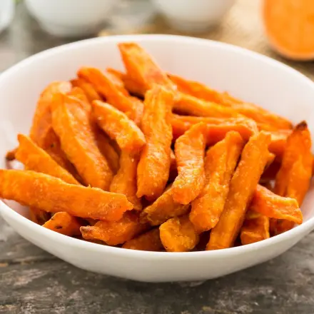 Süßkartoffel-Pommes aus dem Backofen selber machen