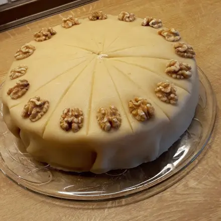 Marzipan-Nuss-Torte für die Osterkaffeetafel