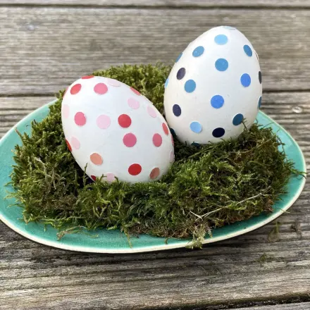Ostereier mit Konfetti DIY