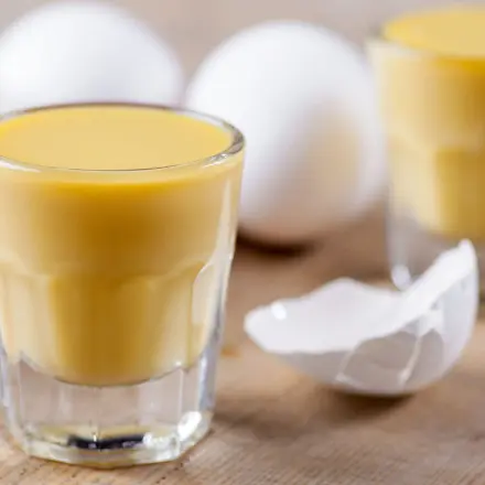 Eierlikör selber machen mit Rum und Vanilleschote
